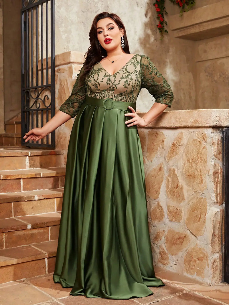 Vestido Plus Size em Renda e Cetim Olive Élégance - DrèssChic