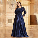 Vestido Plus Size em Cetim e Renda Allure Royale - DrèssChic